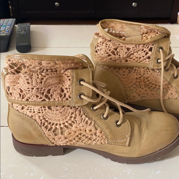 Shoes - Boots